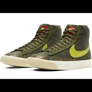 Nike Blazer Mid '77 Sneaker CZ0462-200 Women's Szs